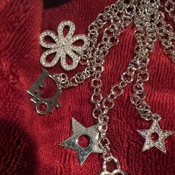 Dior Silver Star and Flower Charm Keychain (never used) - Picture 3 of 5